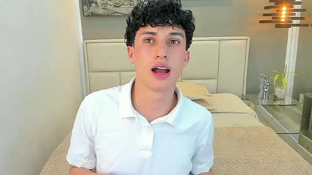 צ'אט XXX בשידור חי של thom_ames
