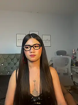 XXX chat uživo modela JassmineLove