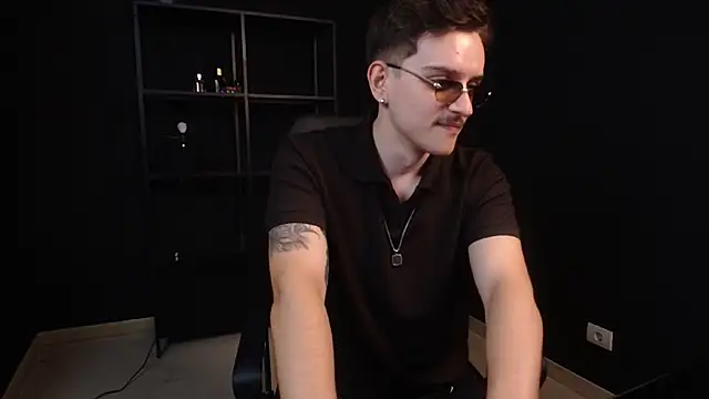 FelixStarkk 라이브 XXX 채팅