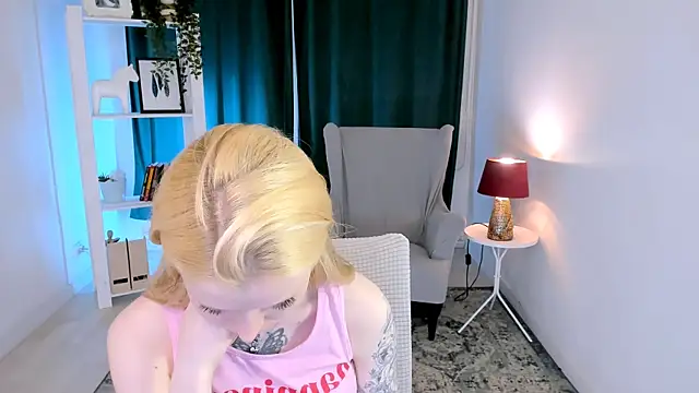 Laly_Peach's Live XXX Chat