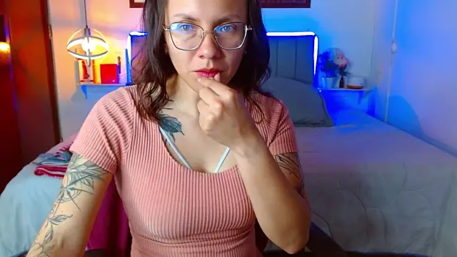 karlamorris_ Adlı Modelin Canlı XXX Sohbeti