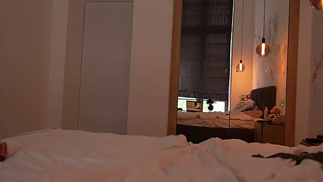 XXX chat uživo modela ibiddi