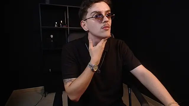 FelixStarkk 现场XXX聊天