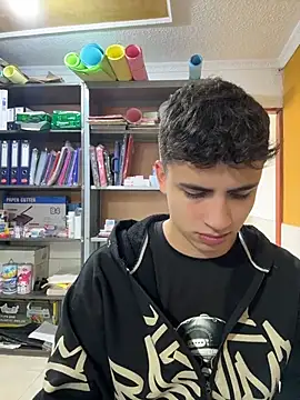 AdrianRinaldi Live XXX Chat