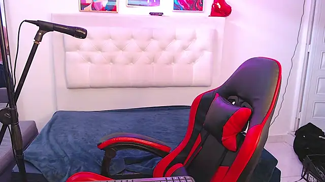 XXX chat uživo modela Ninou_14