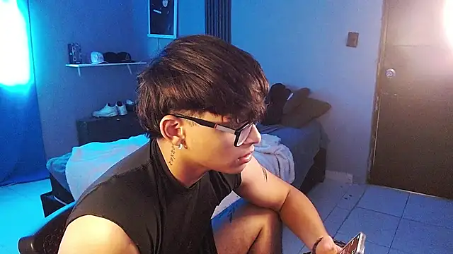 Mr_yisuzz Chat XXX in diretta