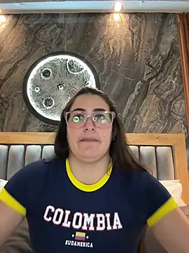Chatroom XXX en direct de BellaPeers_