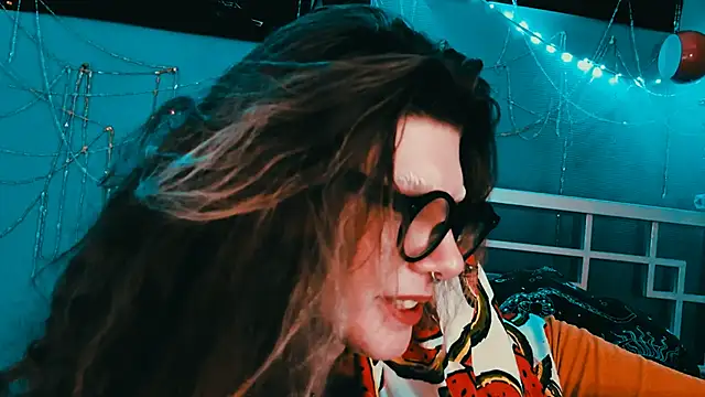 צ'אט XXX בשידור חי של VivienDarkbloom