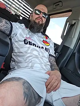 Beardedtattood Adlı Modelin Canlı XXX Sohbeti