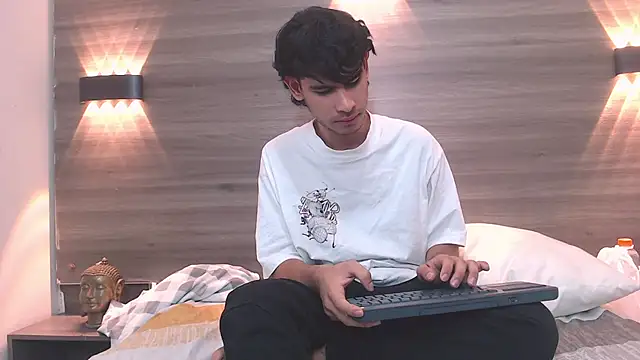 Chat +18 de Kevin_Brooks1 ao vivo