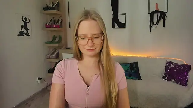 Chat +18 de NancyHottie ao vivo