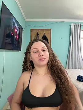 צ'אט XXX בשידור חי של sophiiahot
