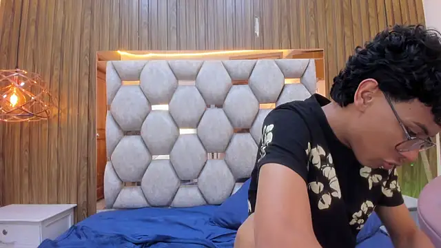 adams_bobbyn Live XXX chat