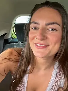 MiaLovesxxx Chat XXX in diretta