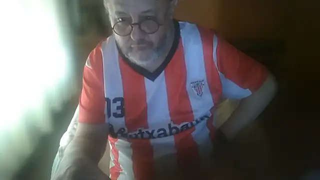 צ'אט XXX בשידור חי של Koldo70
