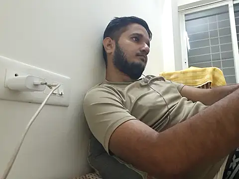 צ'אט XXX בשידור חי של young-hairy-jon
