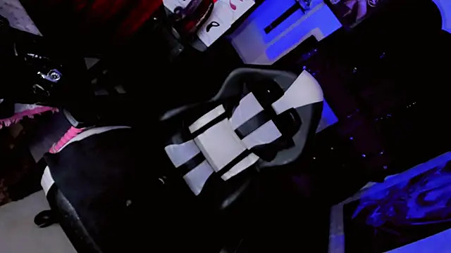 Yareth_Rouss_ élő XXX-chatje