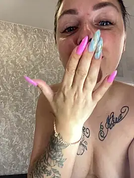 Lola_Hale 现场XXX聊天