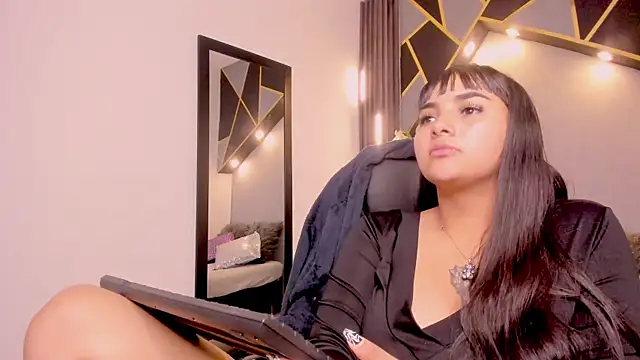 Bella_Raven Live XXX-Chat