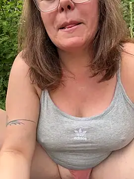 Chat +18 de LadySaraNoir ao vivo
