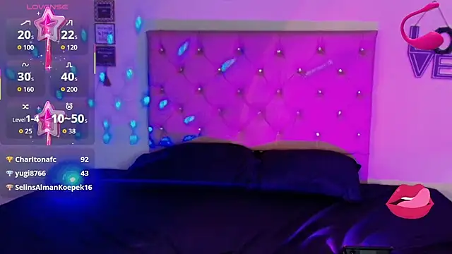 naomifire_n Live XXX chat