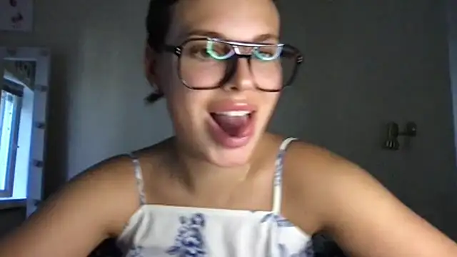 MoonriseGoddess' Live XXX Chat