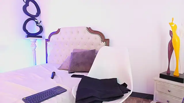 Arya-02's Live XXX Chat