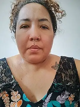Živý XXX chat CurvyHeat