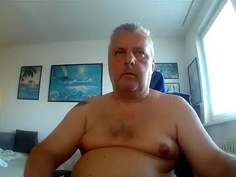 Robert_SK1: διαδικτυακό σόου στην κάμερα