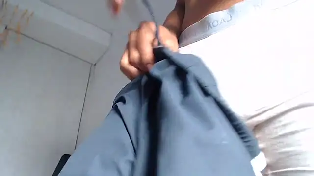 Jhonyblack_1 라이브 XXX 채팅