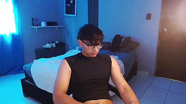 Mr_yisuzz Live XXX-Chat
