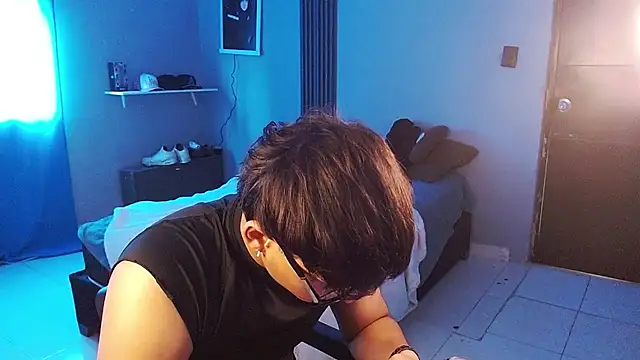 Mr_yisuzz live XXX chat