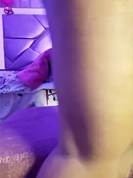 helenassnow Chat XXX live