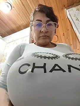 Chat XXX en directo de AlexxiaaMat