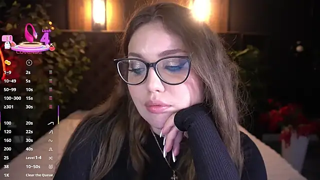 Chat +18 de LuxSopphia ao vivo