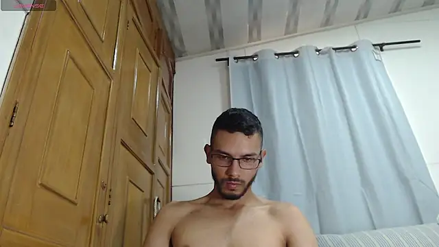 russthiago 现场XXX聊天