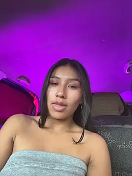 دردشة Baby_Miel الجنسية المباشرة