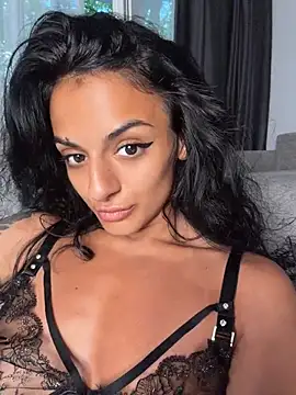 Sinnmara Chat XXX live