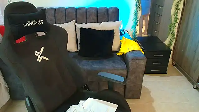 LUCYMILF_SEXY's Live XXX Chat