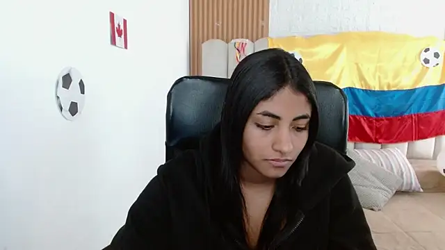 Онлайн чат XXX shaneelle