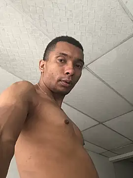 Chatroom XXX en direct de Aaronblack1_