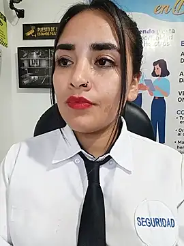 Chat +18 de MAYE__13 ao vivo