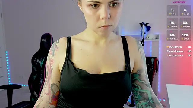 Chat XXX Live QueenAliceX