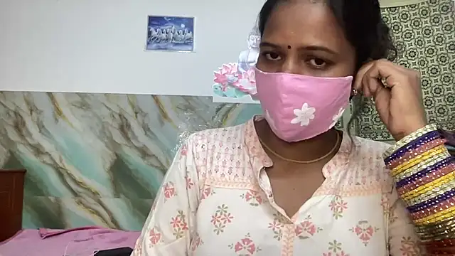 הופעת וובקאם של Tamil_Sajitha