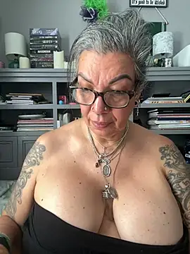 dieseldame1313's Live XXX Chat