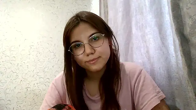 Chat +18 de Aurora_Breeze ao vivo