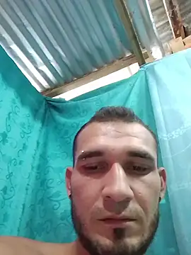 צ'אט XXX בשידור חי של junior_926