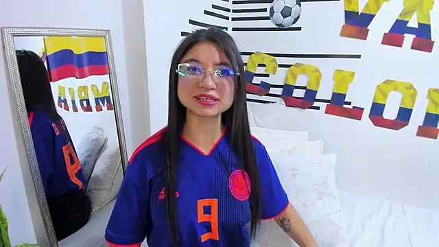 LindaCatalina_'s Live XXX Chat