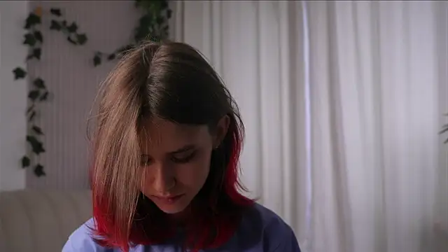 Онлайн чат XXX NidaSween