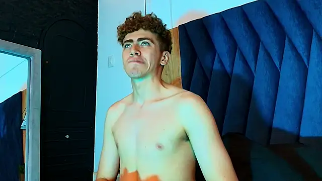 Tyler_Mcrey: онлайн-секс-чат